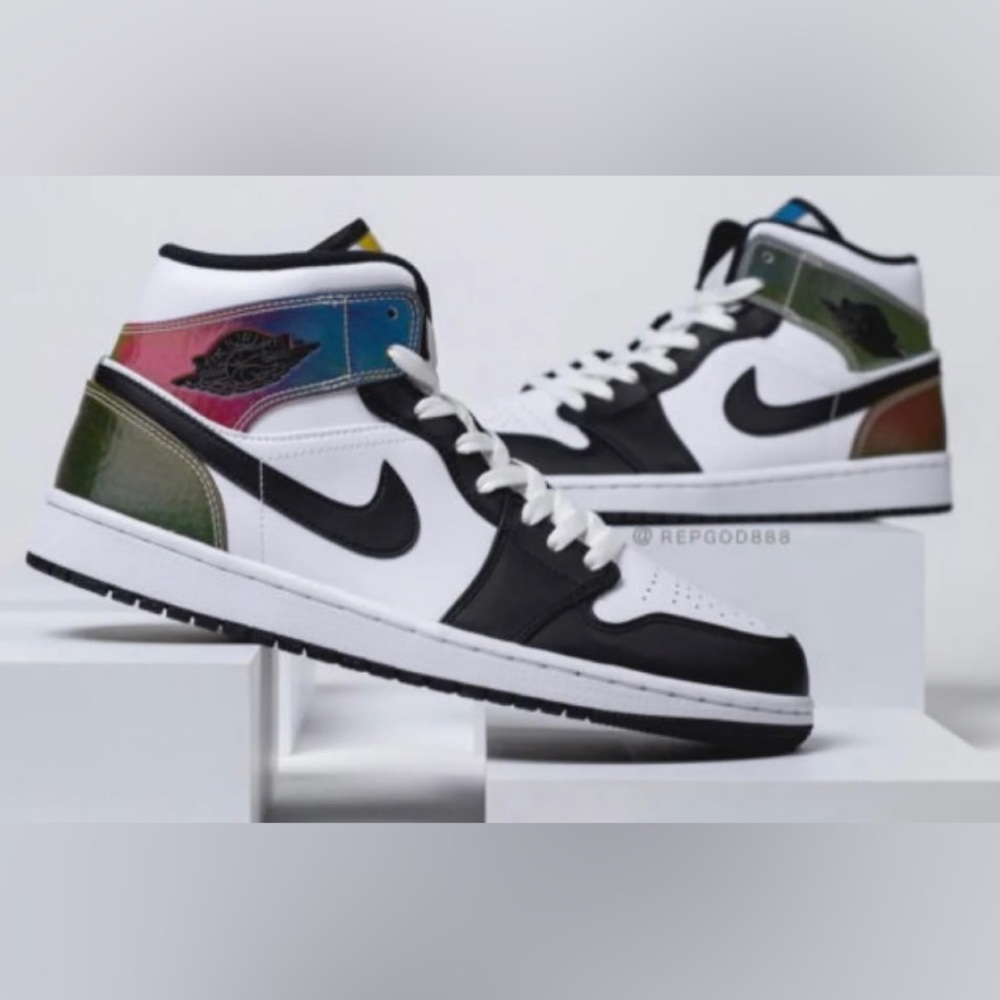 ❌🚫‼️SORRY! SOLD! AIR JORDAN 1 MID SE HEAT COLOR CHANGE KIDS SIZE 13 ❌🚫‼️
